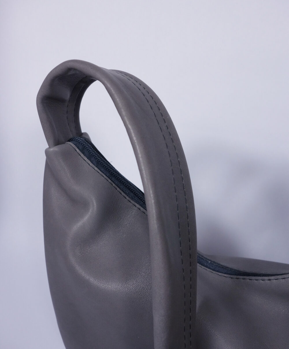 Ledertasche Tilda in Grau – Bild 7